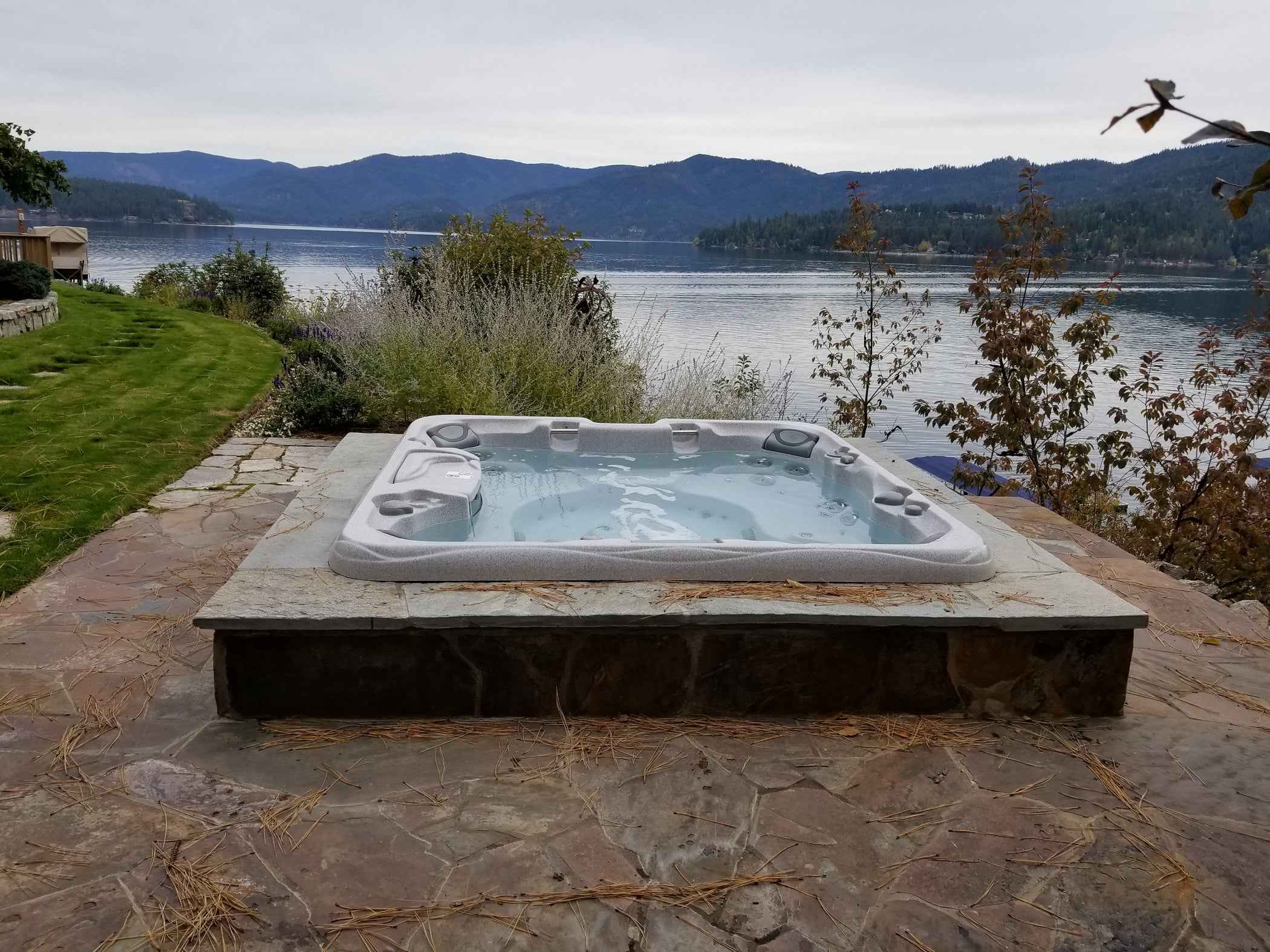 5-Person El Dorado Hot Tub