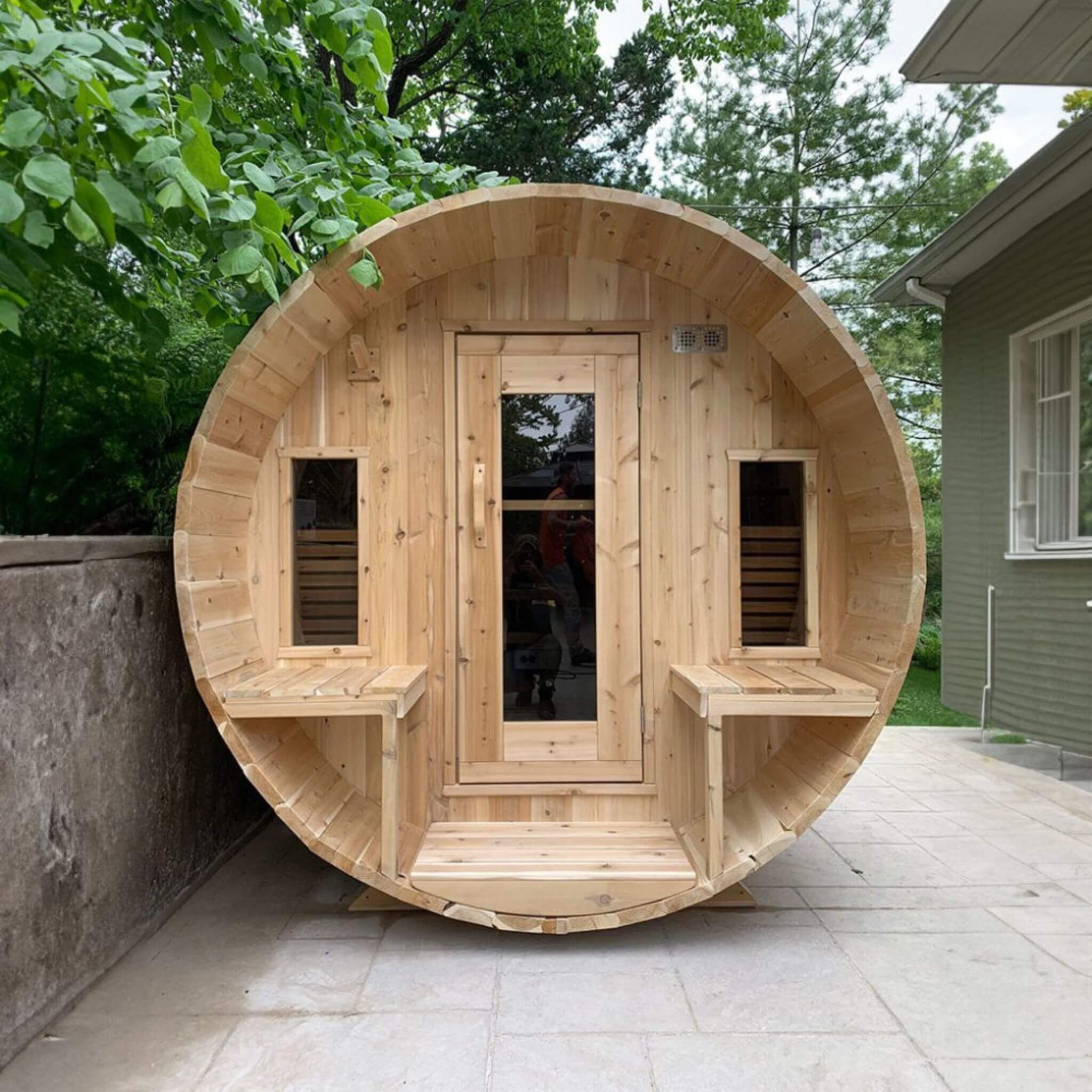 Dundalk Leisurecraft Tranquility 6-Person Canadian Timber Barrel Sauna – Front Porch