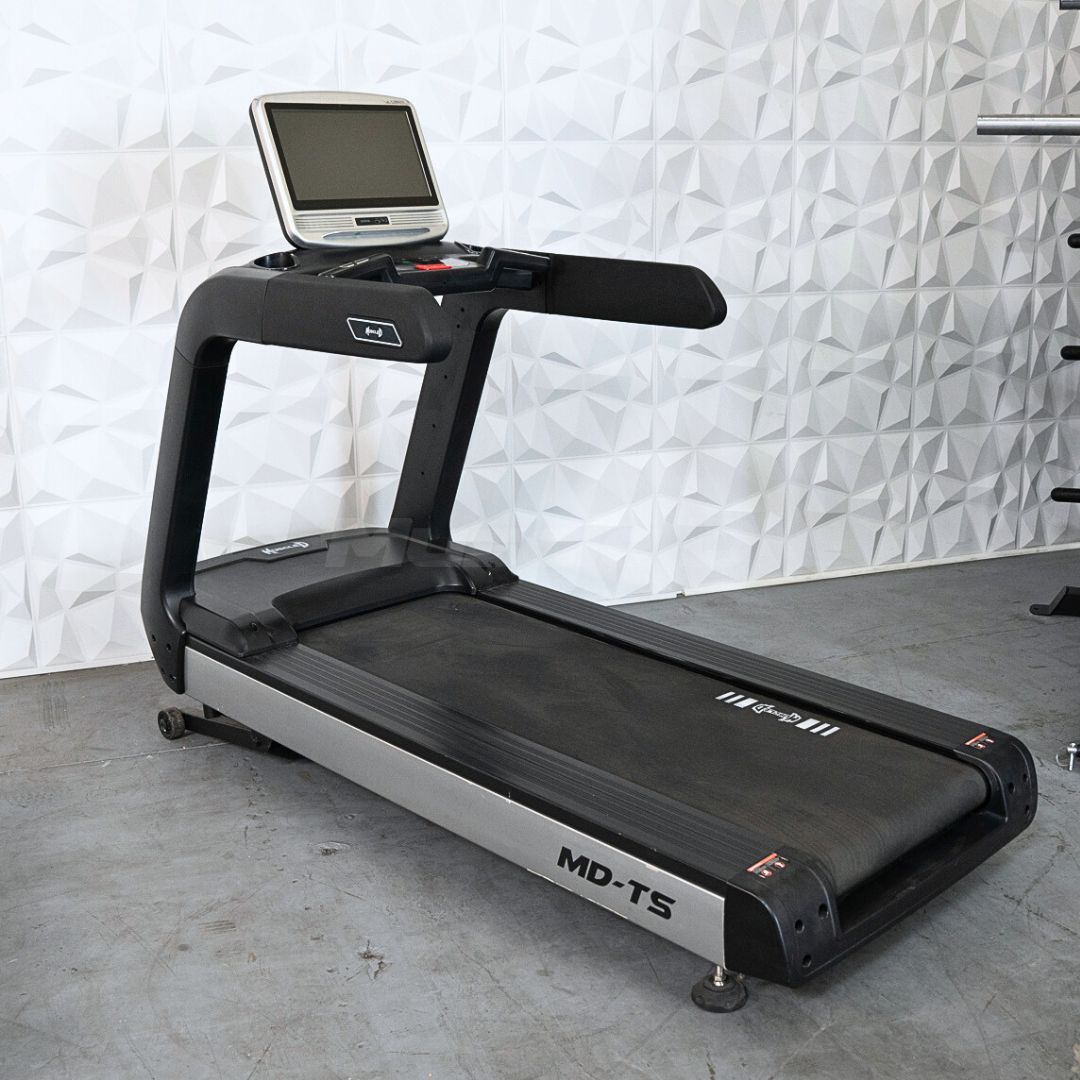 Muscle D Fitness Deluxe Touch Screen Commercial Treadmill