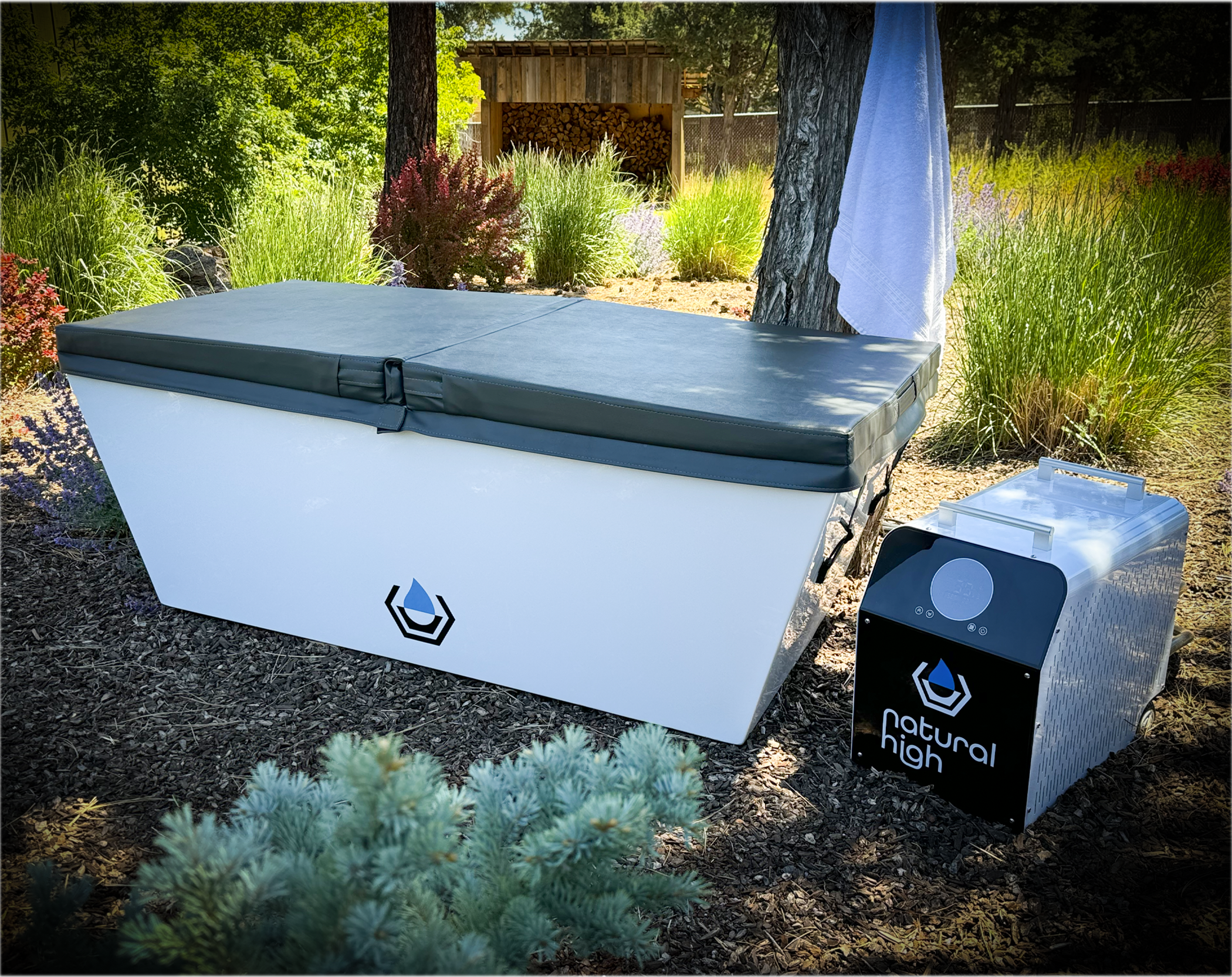 Natural High™ Premier Experience Acrylic Tub with Chiller