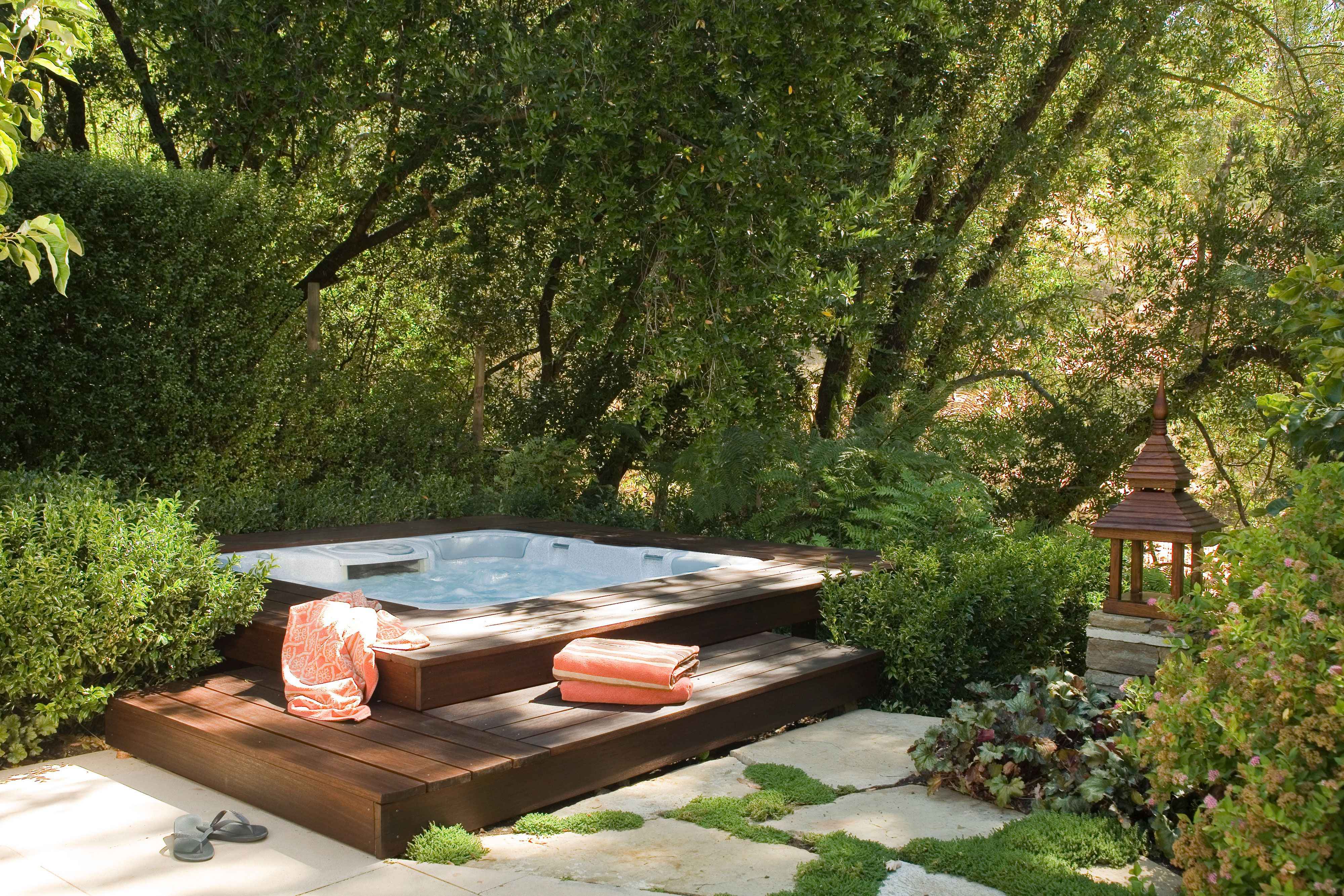 4-Person Colorado Outdoor Hot Tub