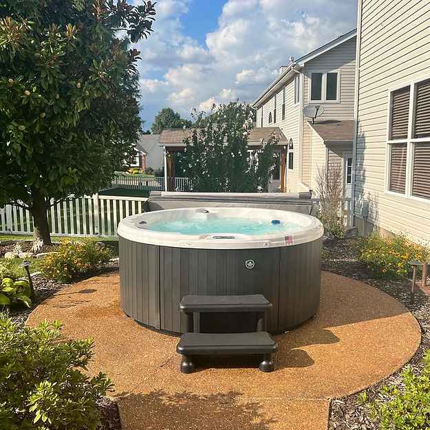 5-Person Northstar Round Outdoor Hot Tub & Spa